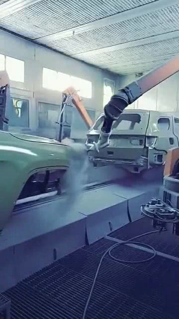 自动化喷漆革命 美国汽车工厂如何实现全流程无人化
